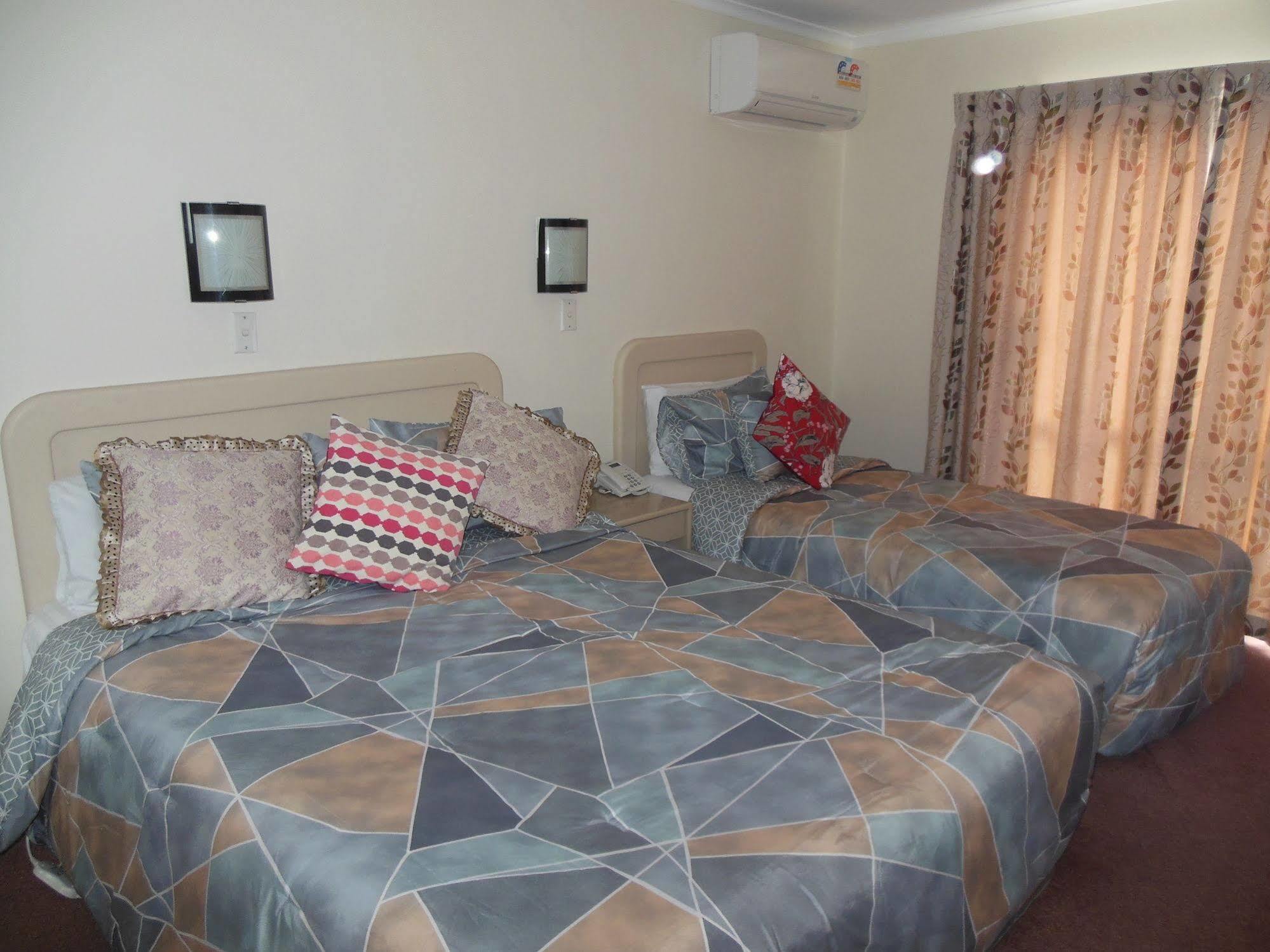 אוקלנד Asure Camelot Arms Motor Lodge מראה חיצוני תמונה
